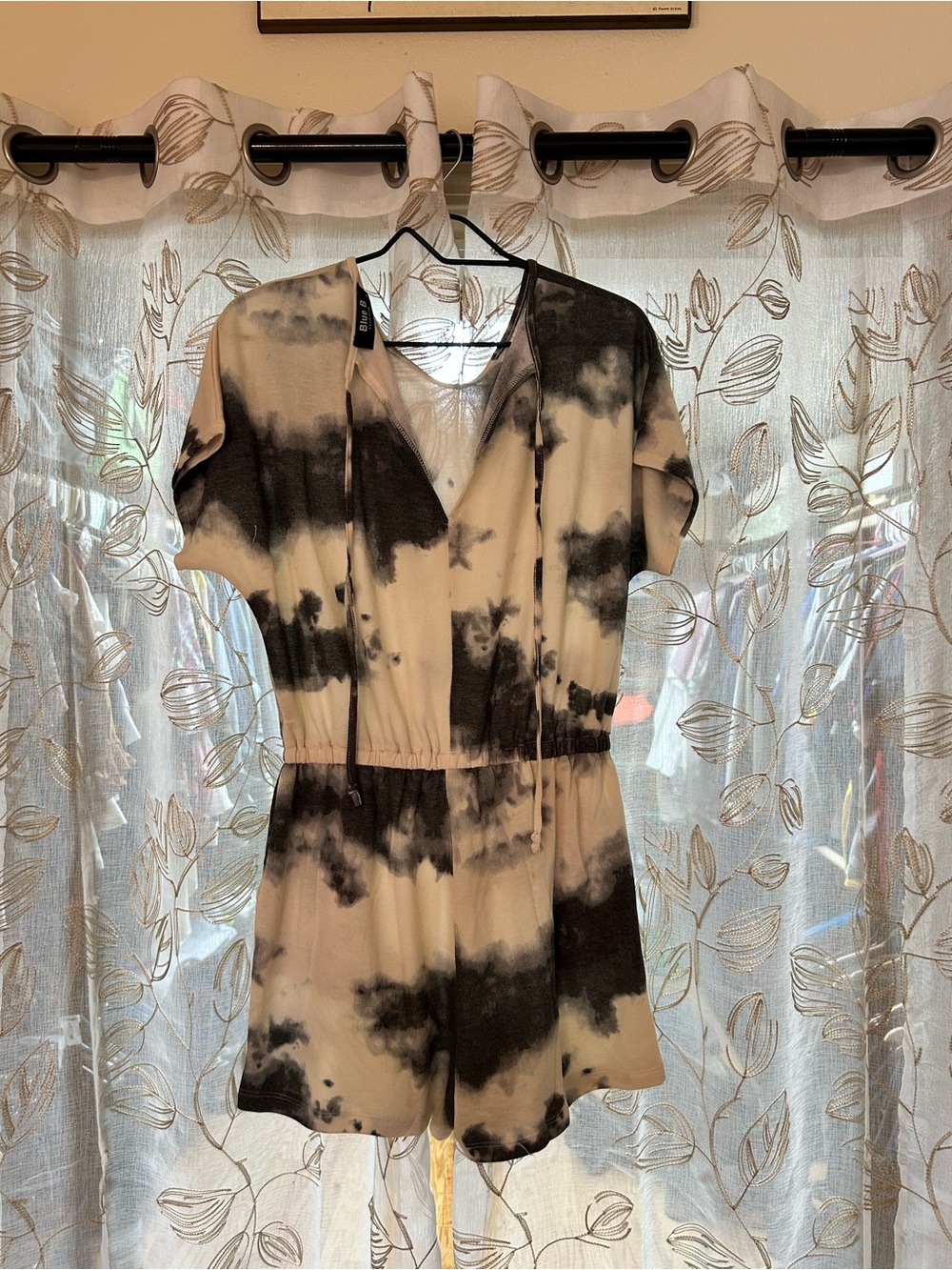 Short Sleeve Tie-Dye Romper in Cream and Black